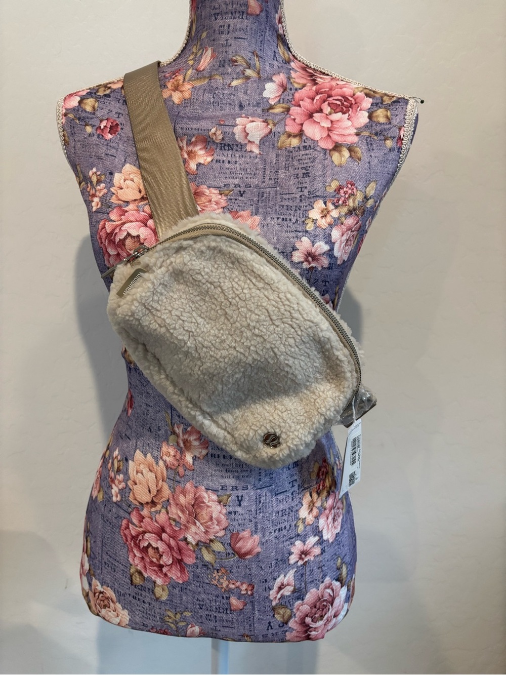 Lululemon Everywhere Shearling Crossbody Belt Bag